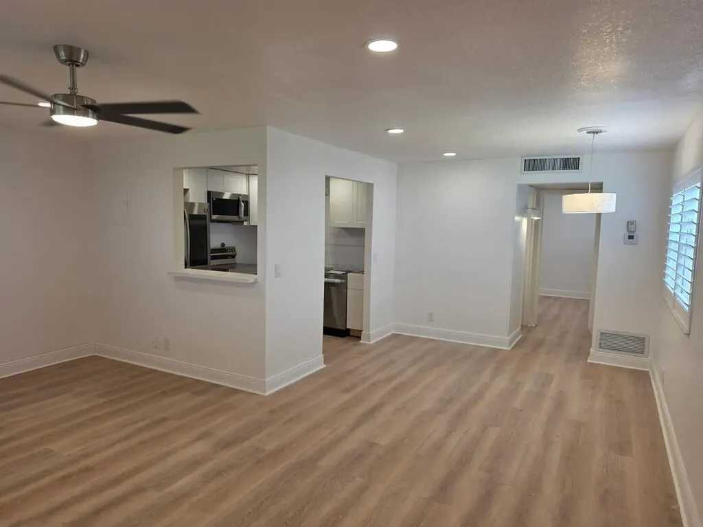 207 Tuscany D Delray Beach FL 33446