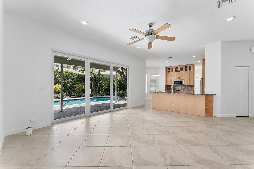 11525 NW 49th Court Coral Springs FL 33076