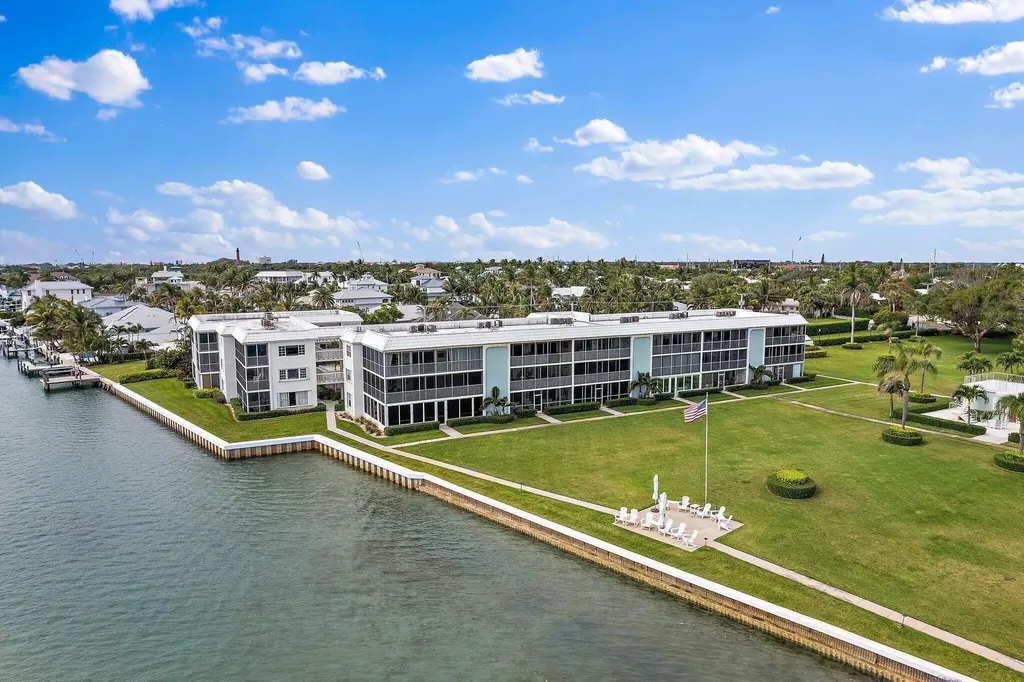 100 Waterway Road Tequesta FL 33469