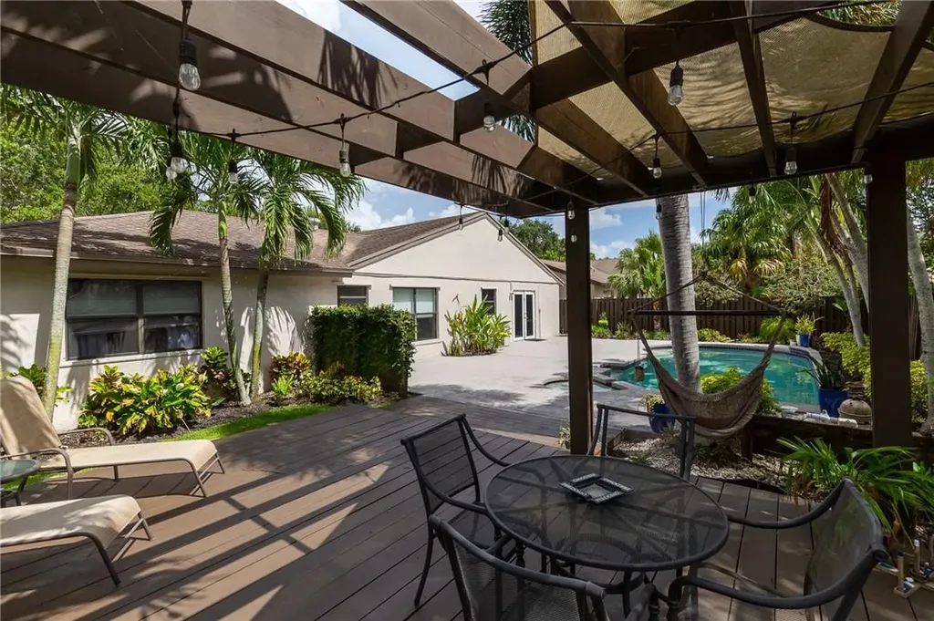 5231 SW 115th Avenue Cooper City FL 33330