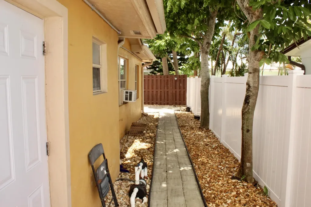 1558 NE 30th Street Pompano Beach FL 33064