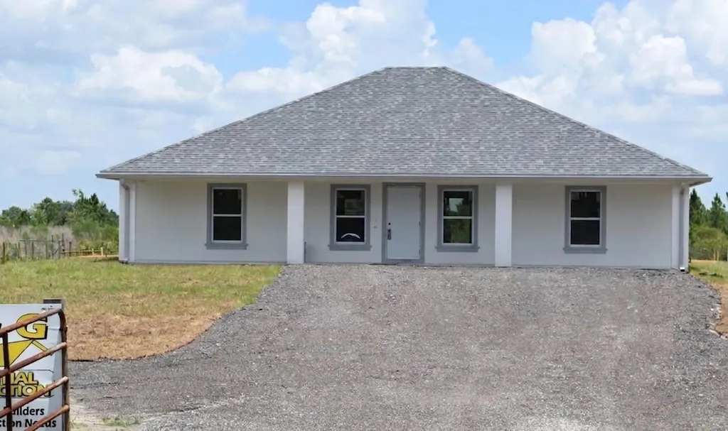 18121 NW 272nd Street Okeechobee FL 34972