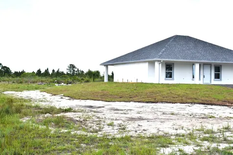 18121 NW 272nd Street Okeechobee FL 34972