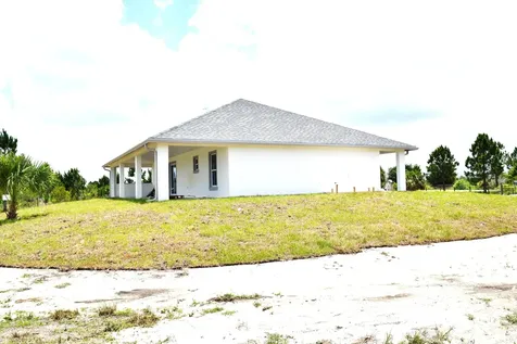 18121 NW 272nd Street Okeechobee FL 34972