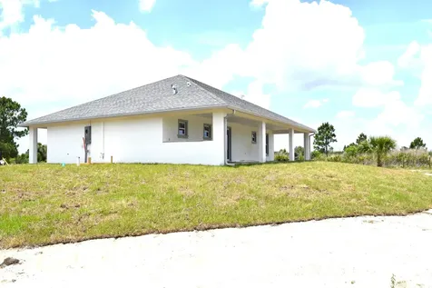 18121 NW 272nd Street Okeechobee FL 34972