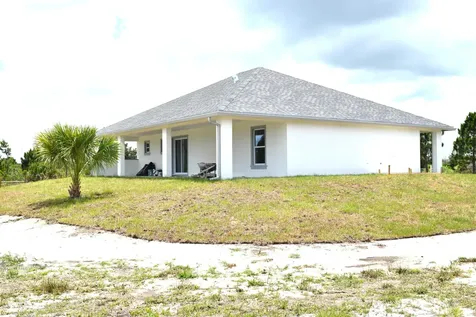 18121 NW 272nd Street Okeechobee FL 34972