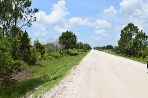 18121 NW 272nd Street Okeechobee FL 34972