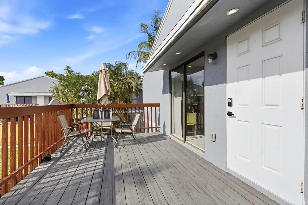 30 Crossings Circle Boynton Beach FL 33435