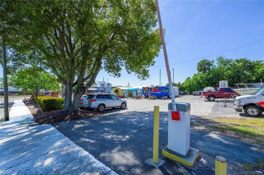 927 N Us Highway 1 Fort Pierce FL