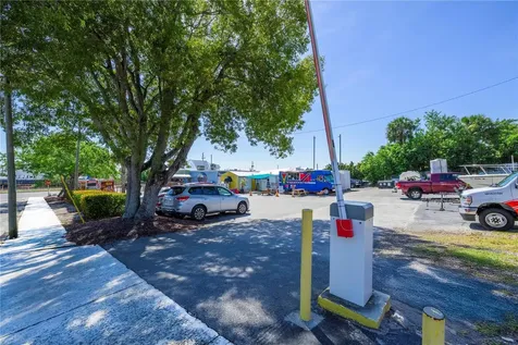927 N Us Highway 1 Fort Pierce FL