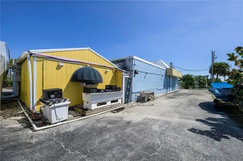 927 N Us Highway 1 Fort Pierce FL
