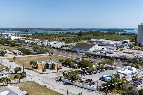 927 N Us Highway 1 Fort Pierce FL