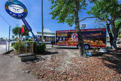 927 N Us Highway 1 Fort Pierce FL