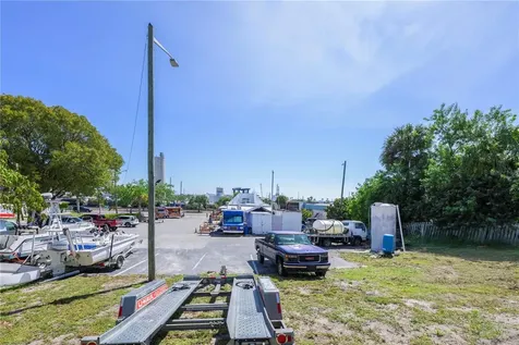 927 N Us Highway 1 Fort Pierce FL