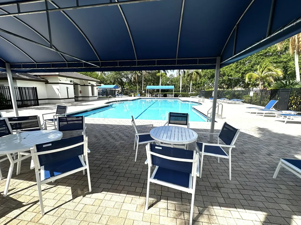 978 Greenwood Road Weston FL 33327
