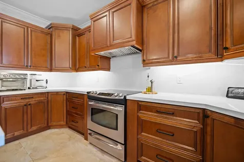 978 Greenwood Road Weston FL 33327