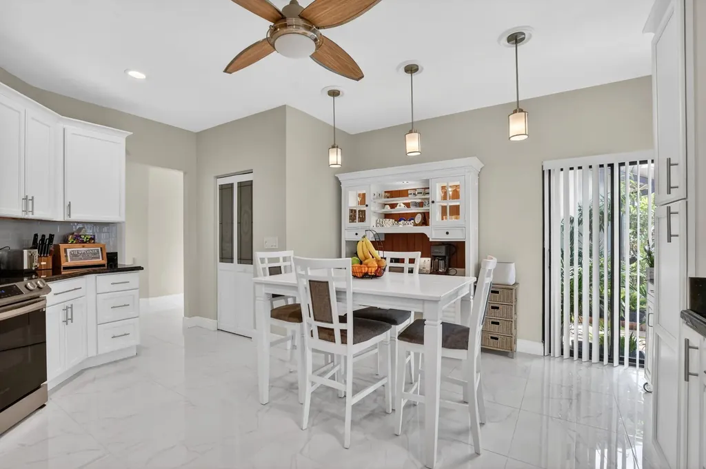6502 Via Benita Boca Raton FL 33433