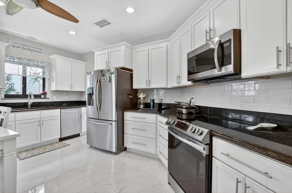 6502 Via Benita Boca Raton FL 33433