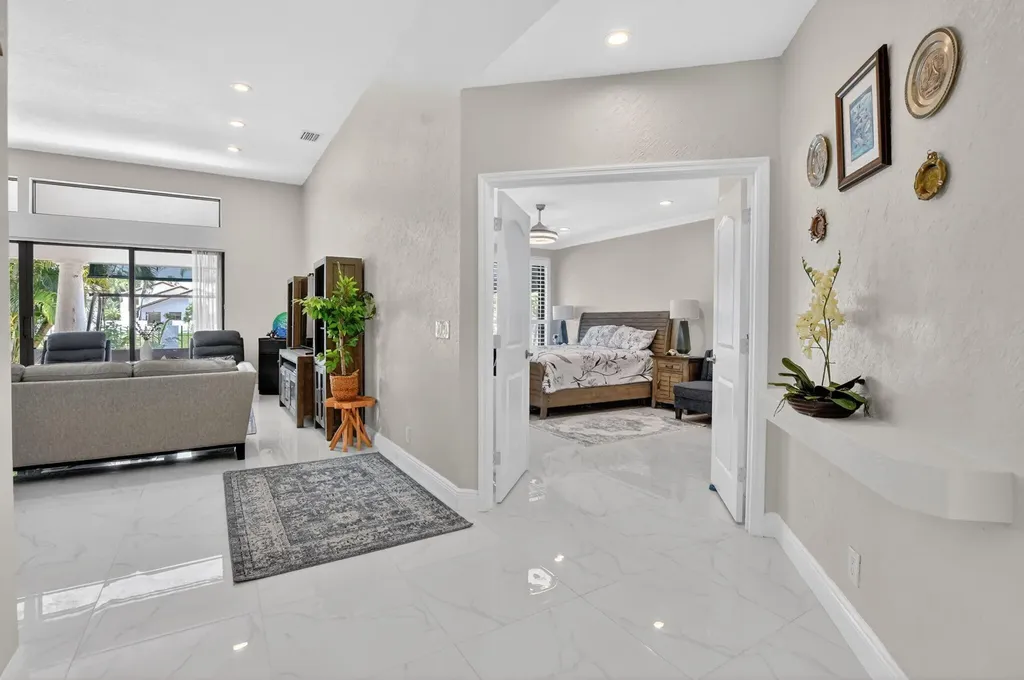 6502 Via Benita Boca Raton FL 33433