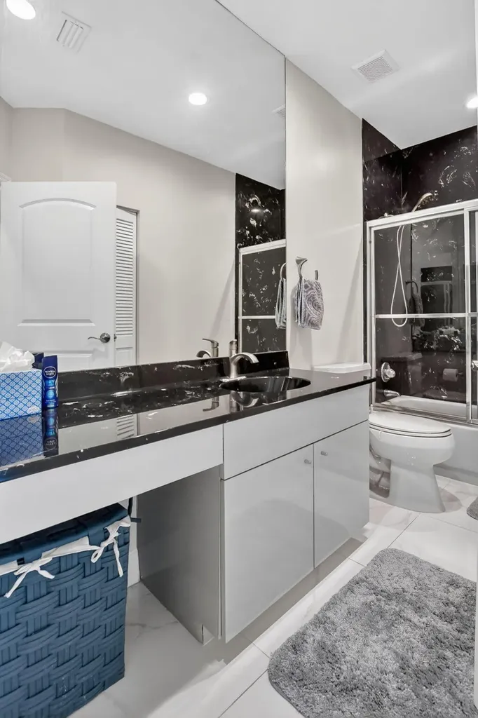6502 Via Benita Boca Raton FL 33433