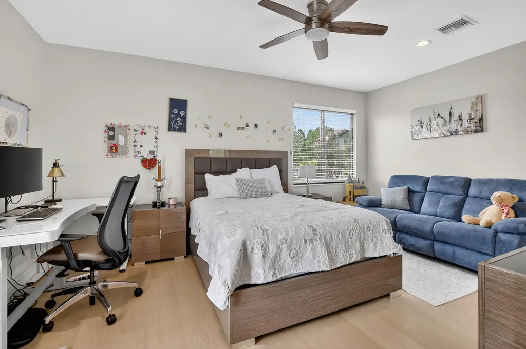 6502 Via Benita Boca Raton FL 33433