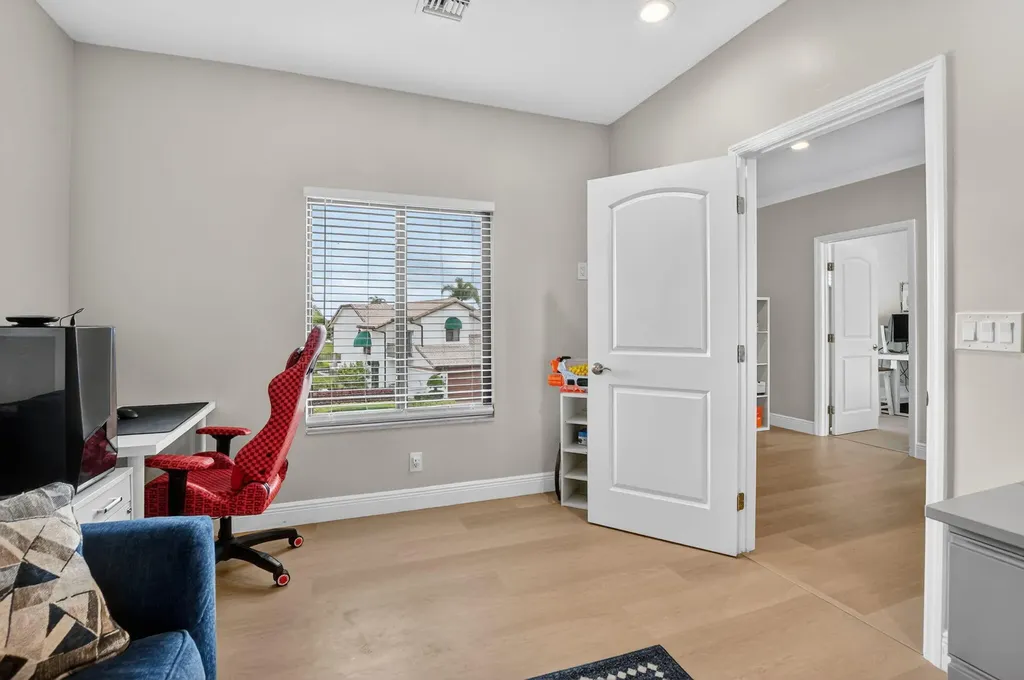 6502 Via Benita Boca Raton FL 33433