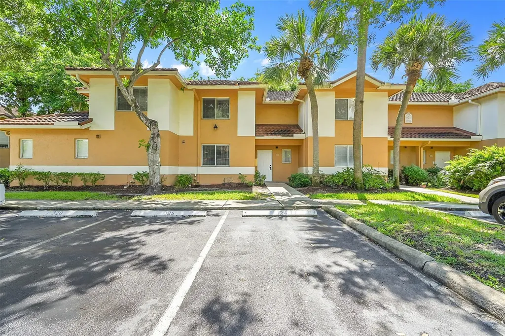 796 NW 91st Terrace Plantation FL 33324