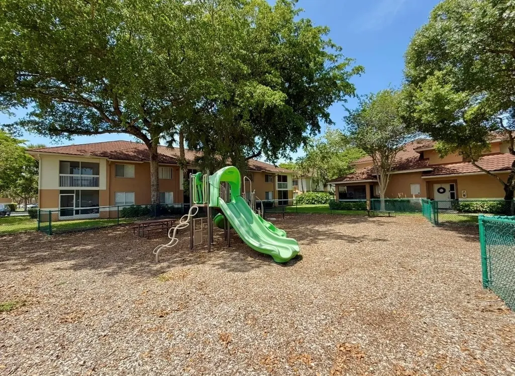 796 NW 91st Terrace Plantation FL 33324
