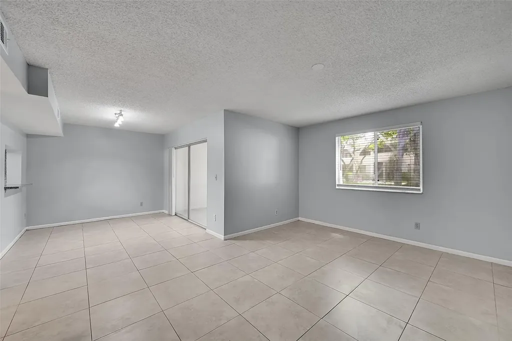 796 NW 91st Terrace Plantation FL 33324