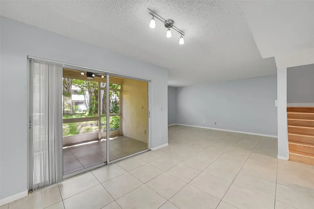 796 NW 91st Terrace Plantation FL 33324