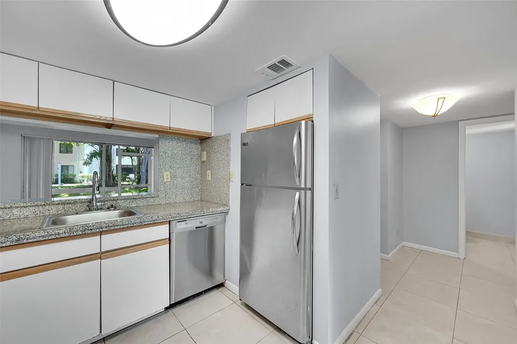 796 NW 91st Terrace Plantation FL 33324