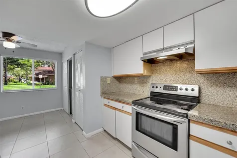 796 NW 91st Terrace Plantation FL 33324