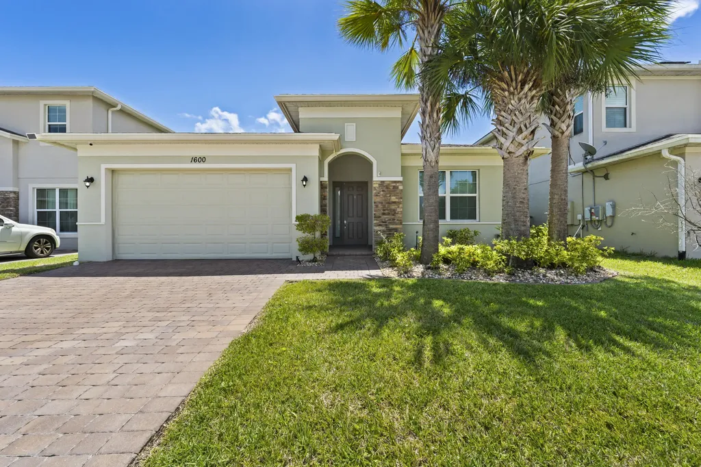 1600 NW Vivanco Street Port St Lucie FL 34986