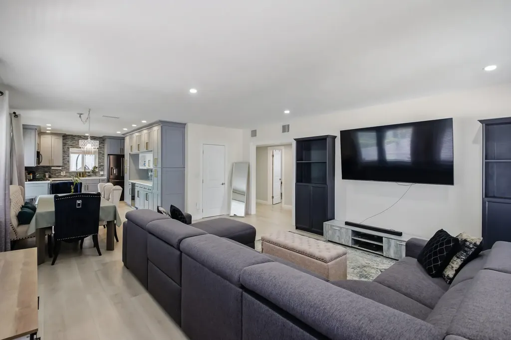 836 NE 17th Terrace Fort Lauderdale FL 33304