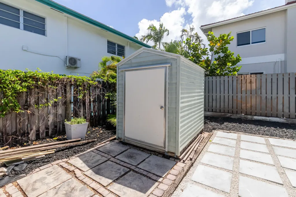 836 NE 17th Terrace Fort Lauderdale FL 33304