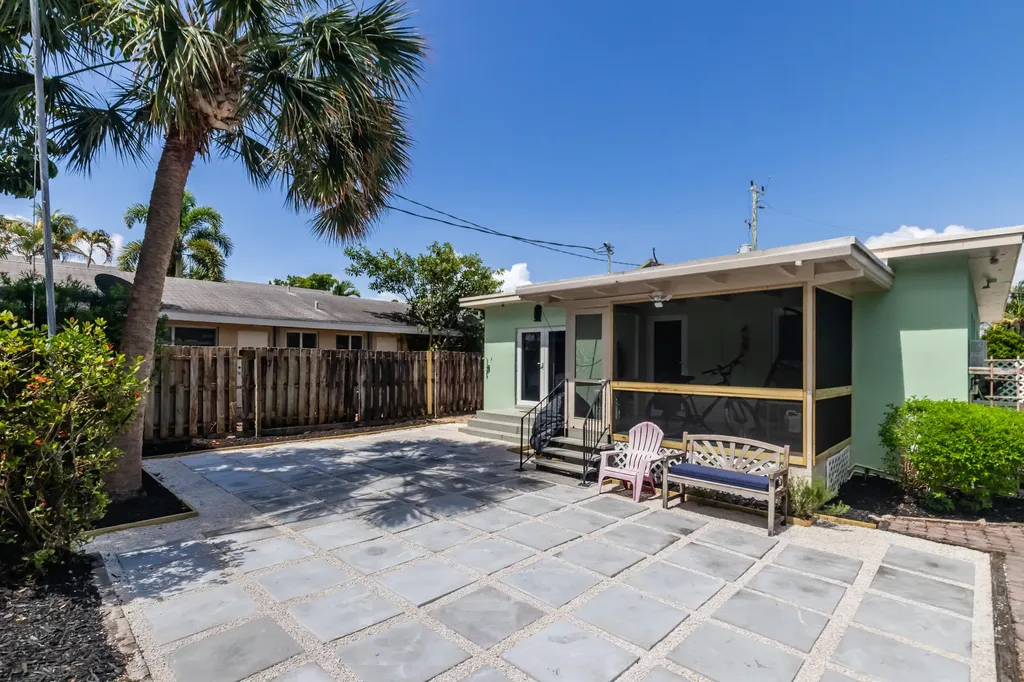 836 NE 17th Terrace Fort Lauderdale FL 33304