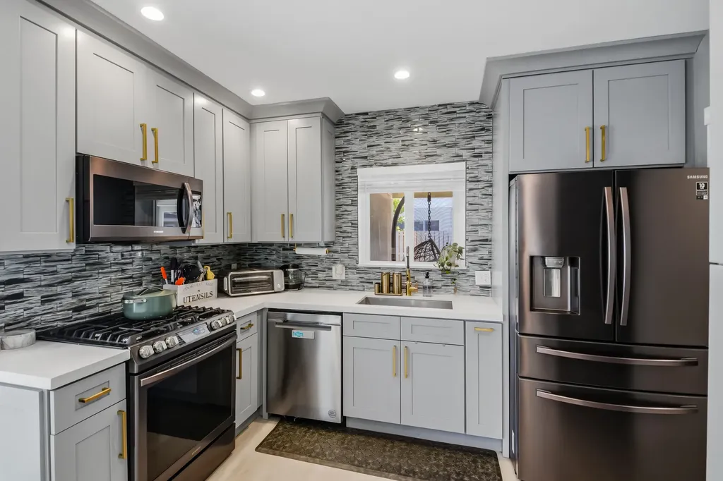 836 NE 17th Terrace Fort Lauderdale FL 33304
