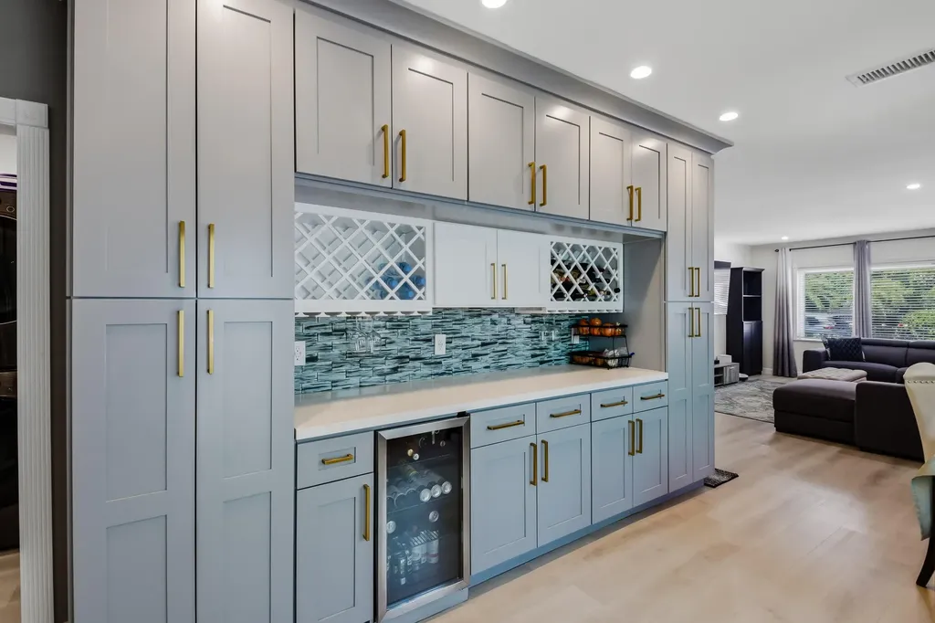 836 NE 17th Terrace Fort Lauderdale FL 33304