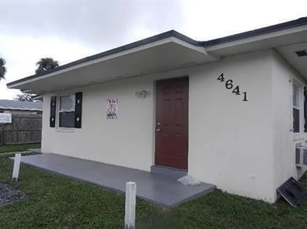 4641 Myla Lane West Palm Beach FL 33417