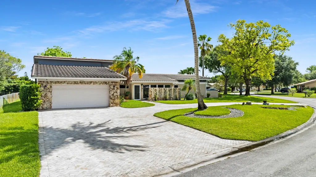 10751 NW 43rd Court Coral Springs FL 33065