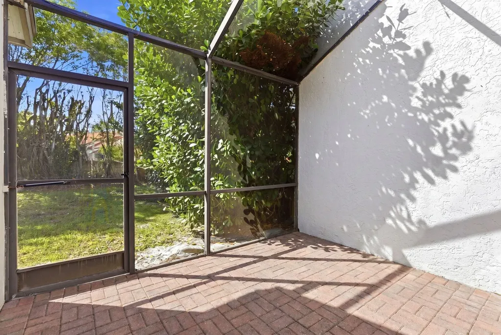 6670 Canary Palm Circle Boca Raton FL 33433