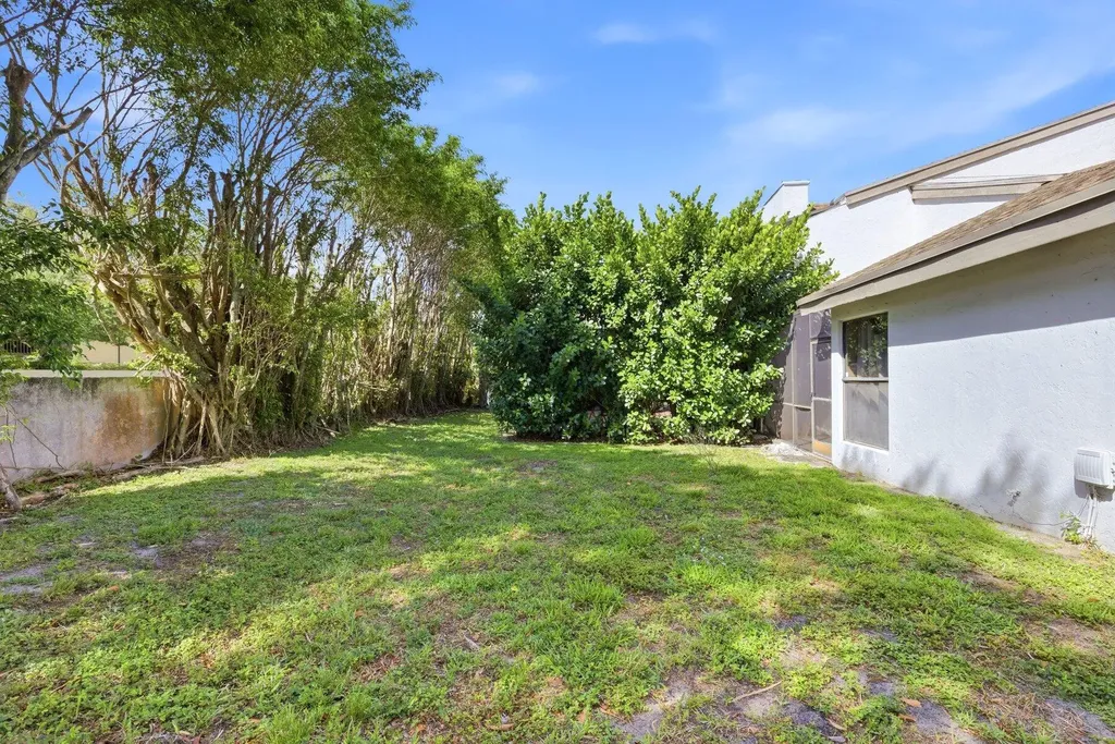 6670 Canary Palm Circle Boca Raton FL 33433