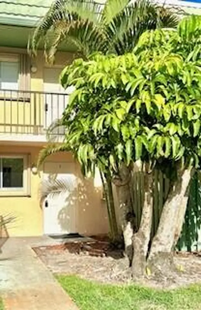 1876 Fairview Villas Drive West Palm Beach FL 33406