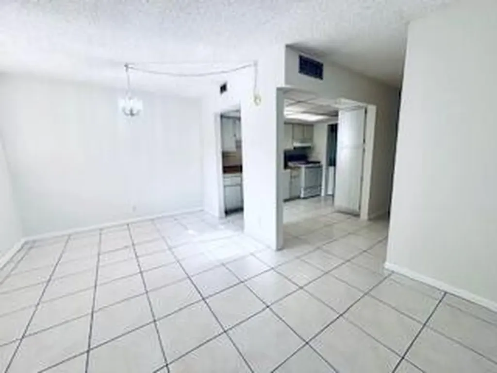 1876 Fairview Villas Drive West Palm Beach FL 33406