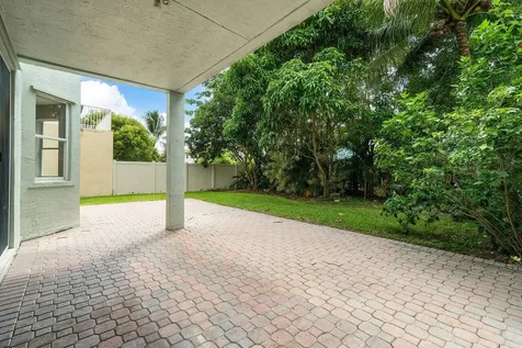 9070 Dupont Place Wellington FL 33414