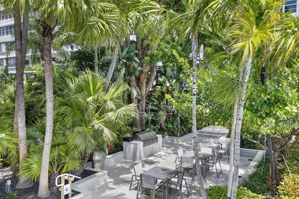 1160 N Federal Highway Fort Lauderdale FL 33304