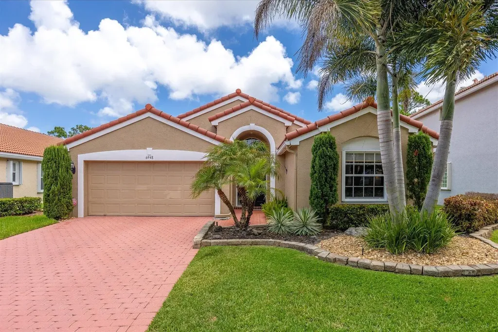 6948 SE Twin Oaks Circle Stuart FL 34997