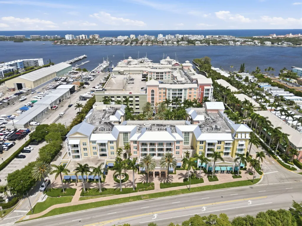 802 W Windward Way Lantana FL 33462