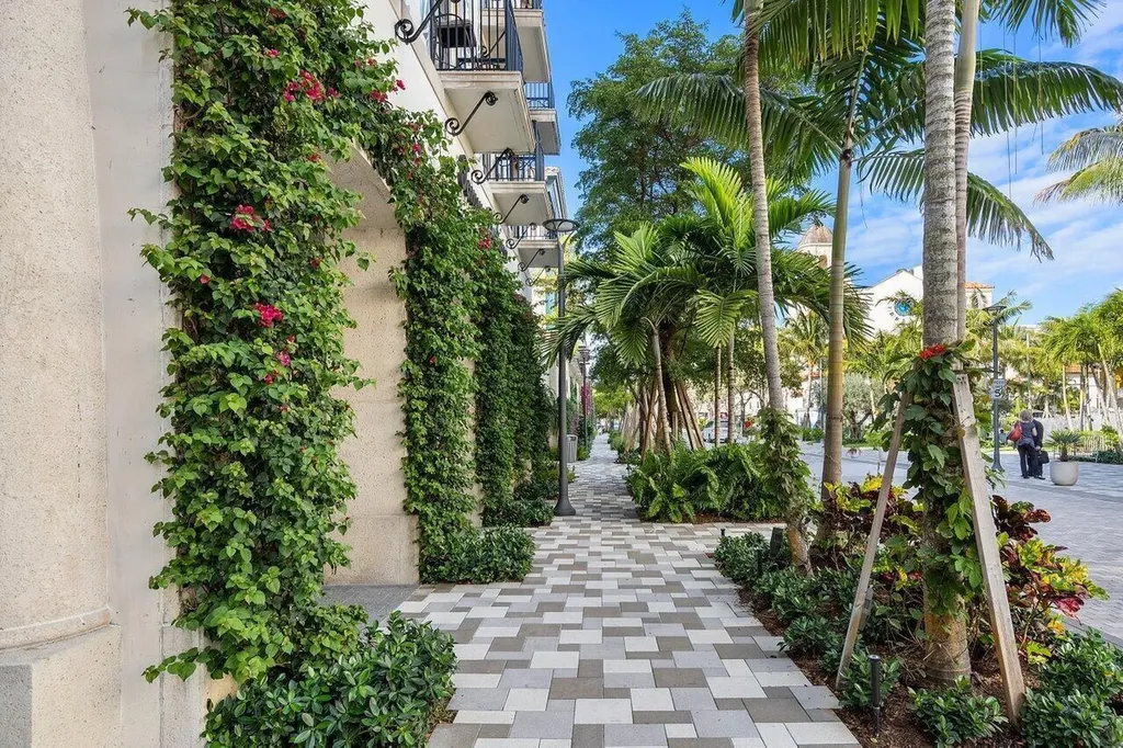 403 S Sapodilla Avenue West Palm Beach FL 33401