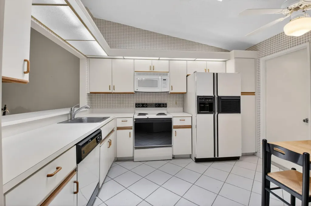 10939 Roebelini Palm Court Boynton Beach FL 33437